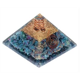 Orgonit Piramida z Rubinowo-cyjanitowa, symbol spirali z , Odpromiennik, Rozmiar 7x7x6 cm rubin zatopiony w cyjanicie 7x7x6cm